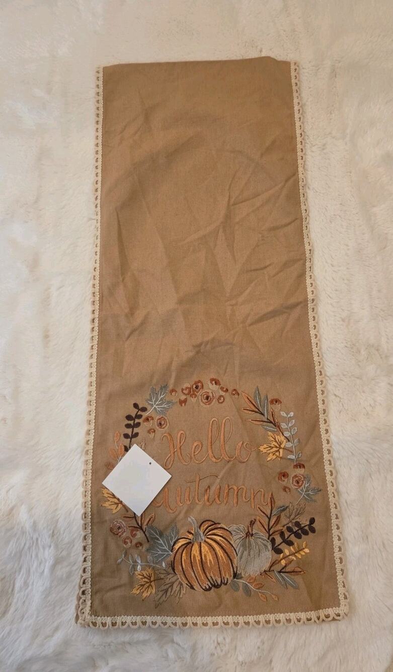 Rare Evermaple Manufacturers Sample "Hello Autumn" Wreath Table Runner -...
